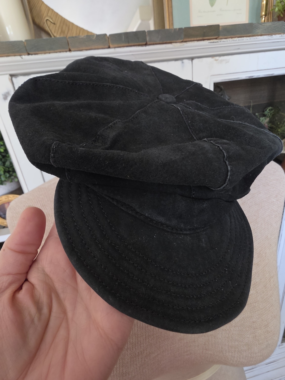 Wilsons Leather Black Suede Unisex Newsboy Cap - Picture 2 of 5